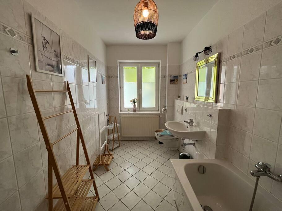 Blue Chili 22 - 2-Raum-Wohnung Im Stadtfeld Ost Magdeburg Luaran gambar